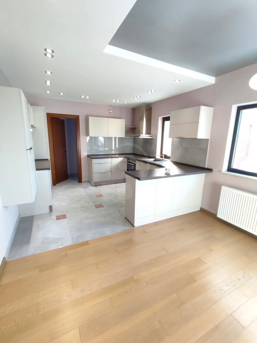 Inchiriere Casa 5 camere GRUIA