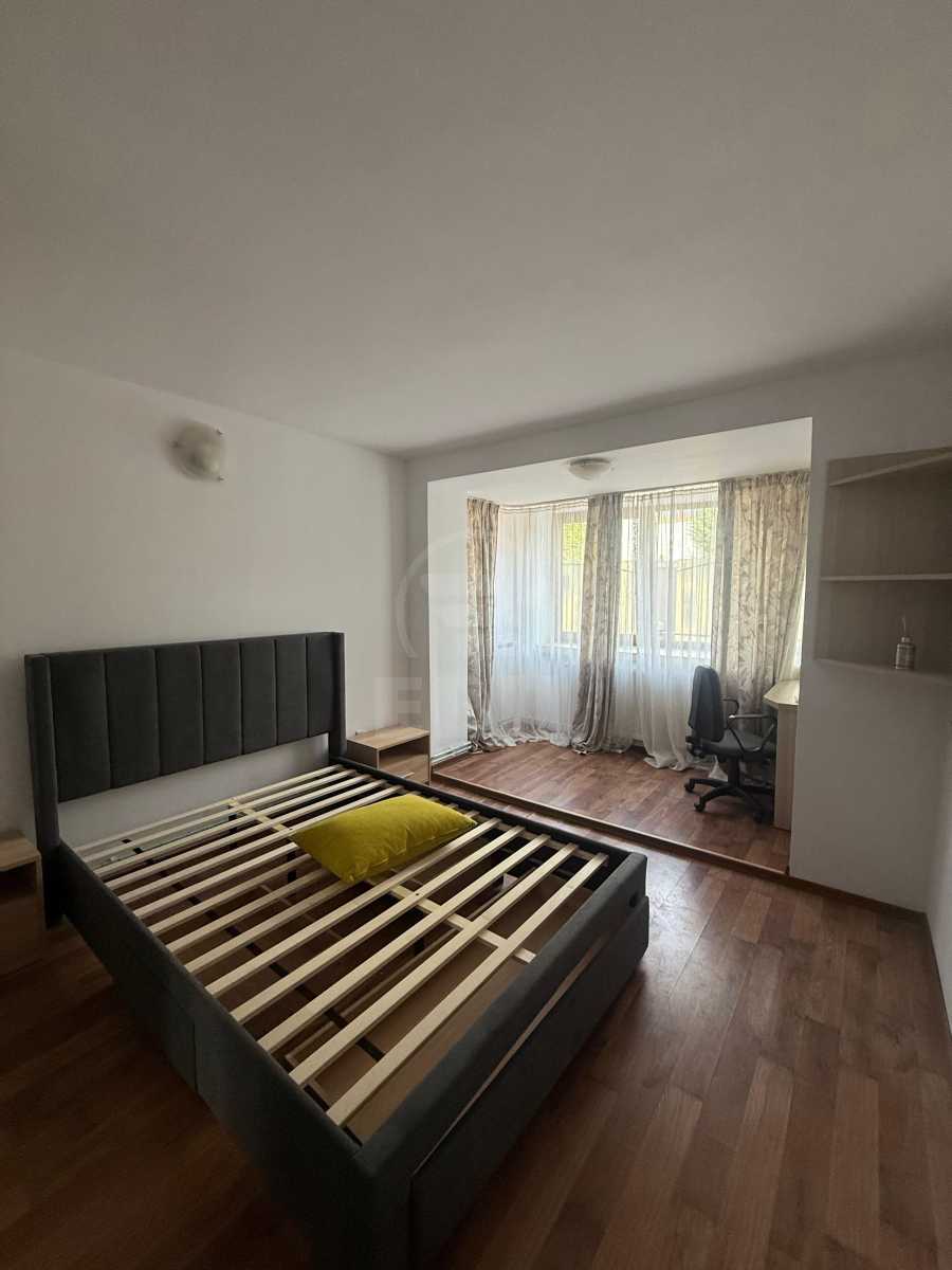 Inchiriere Apartament 4 camere ZORILOR-3