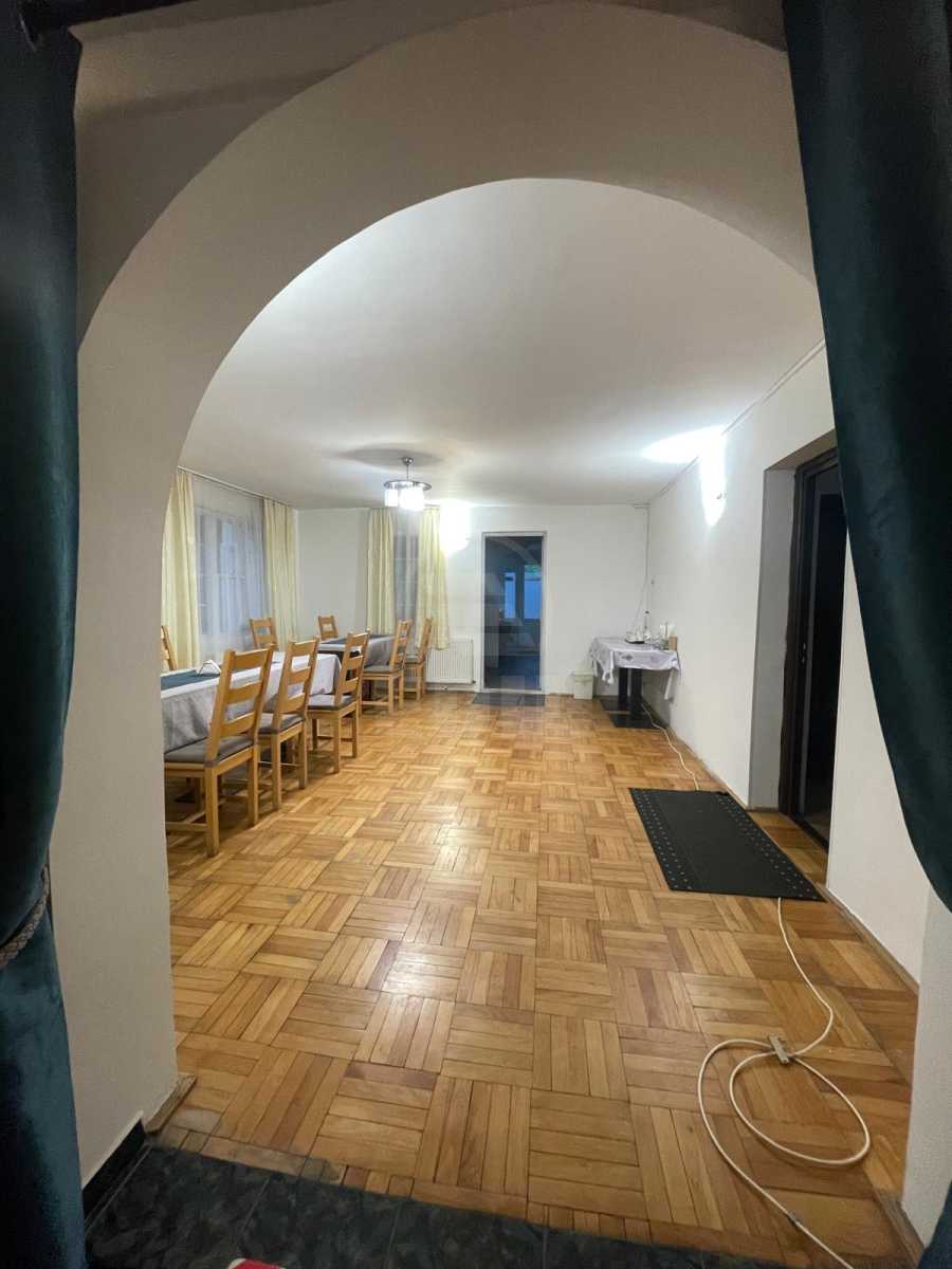 Inchiriere Casa 13 camere ZORILOR-8