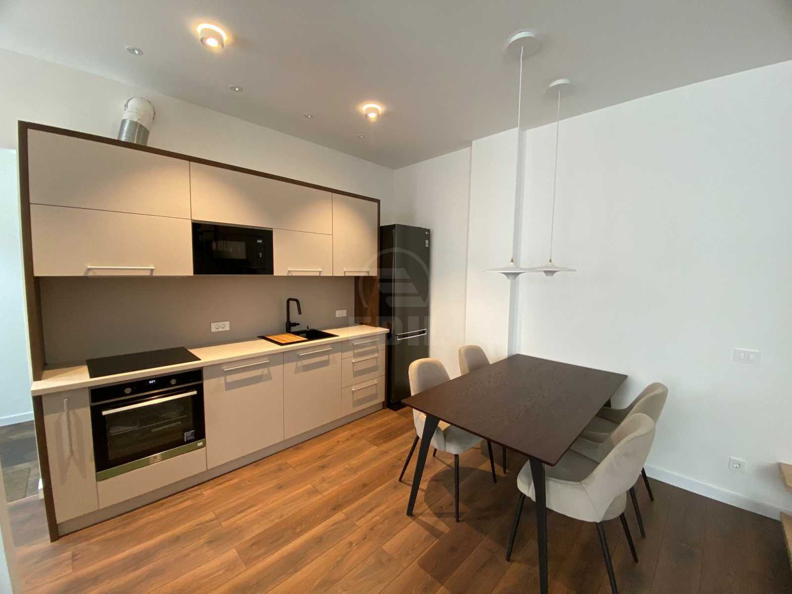 Inchiriere Casa 3 camere CENTRU-4